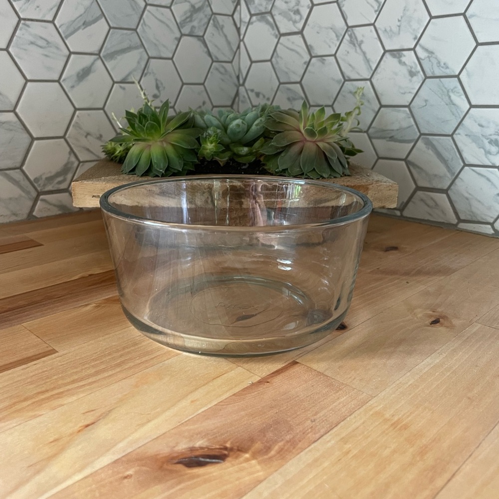 Glass Pyrex Bowl - Picture 3 of 10
